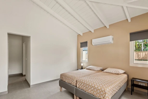 Yellow bird's nest Curacao Vakantiehuizen