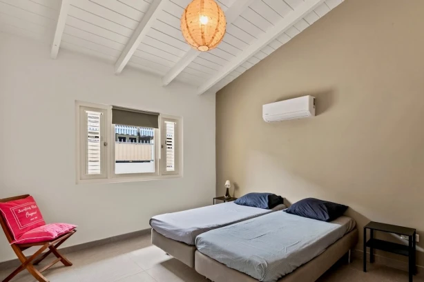 Yellow bird's nest Curacao Vakantiehuizen