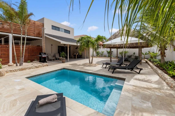 AH-Villa Tropical Beach Garden Jan Thiel Curacao Vakantiehuizen