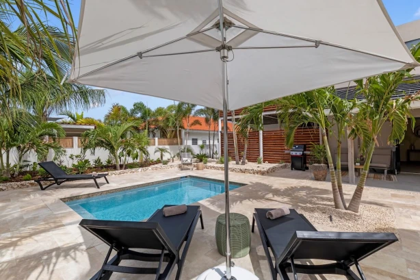 AH-Villa Tropical Beach Garden Jan Thiel Curacao Vakantiehuizen