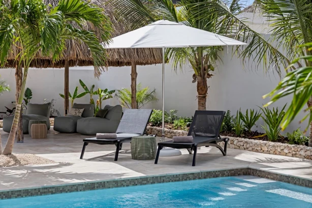 AH-Villa Tropical Beach Garden Jan Thiel Curacao Vakantiehuizen
