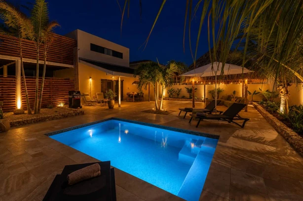 AH-Villa Tropical Beach Garden Jan Thiel Curacao Vakantiehuizen