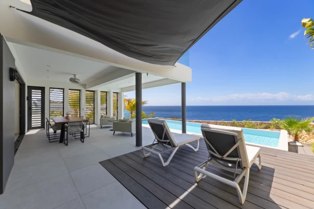 06- Villa Blue Cliff; Luxe vakantievilla huren Blue Bay Curaçao voor 2-8 personen Curacao Vakantiehuizen