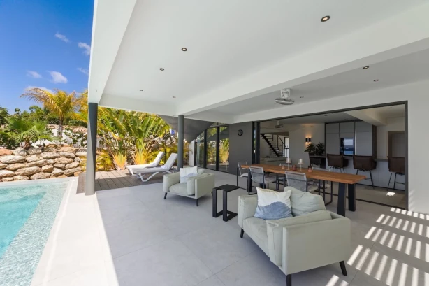 06- Villa Blue Cliff; Luxe vakantievilla huren Blue Bay Curaçao voor 2-8 personen Curacao Vakantiehuizen