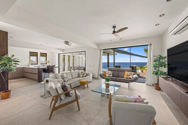 06- Villa Blue Cliff; Luxe vakantievilla huren Blue Bay Curaçao voor 2-8 personen Curacao Vakantiehuizen
