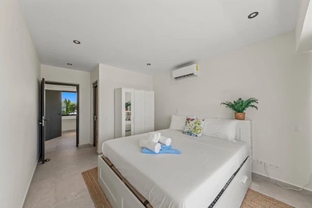 06- Villa Blue Cliff; Luxe vakantievilla huren Blue Bay Curaçao voor 2-8 personen Curacao Vakantiehuizen