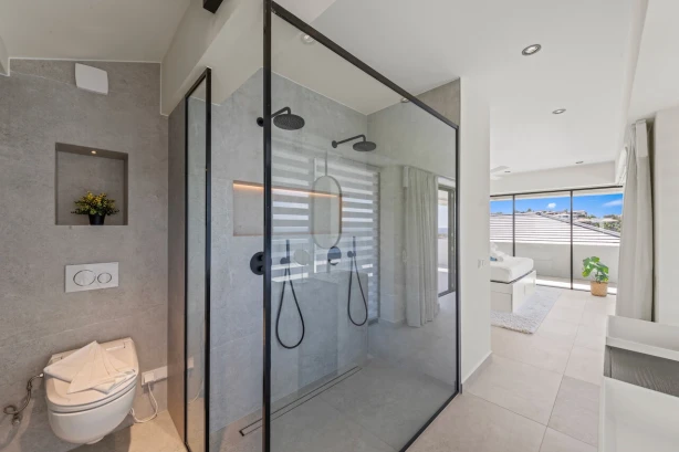 06- Villa Blue Cliff; Luxe vakantievilla huren Blue Bay Curaçao voor 2-8 personen Curacao Vakantiehuizen