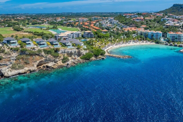 06- Villa Blue Cliff; Luxe vakantievilla huren Blue Bay Curaçao voor 2-8 personen Curacao Vakantiehuizen