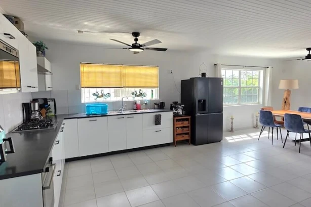 34- Villa Turquoise: groot tropisch vakantiehuis voor 4-14 p in Curacao huren met prive zwembad Curacao Vakantiehuizen